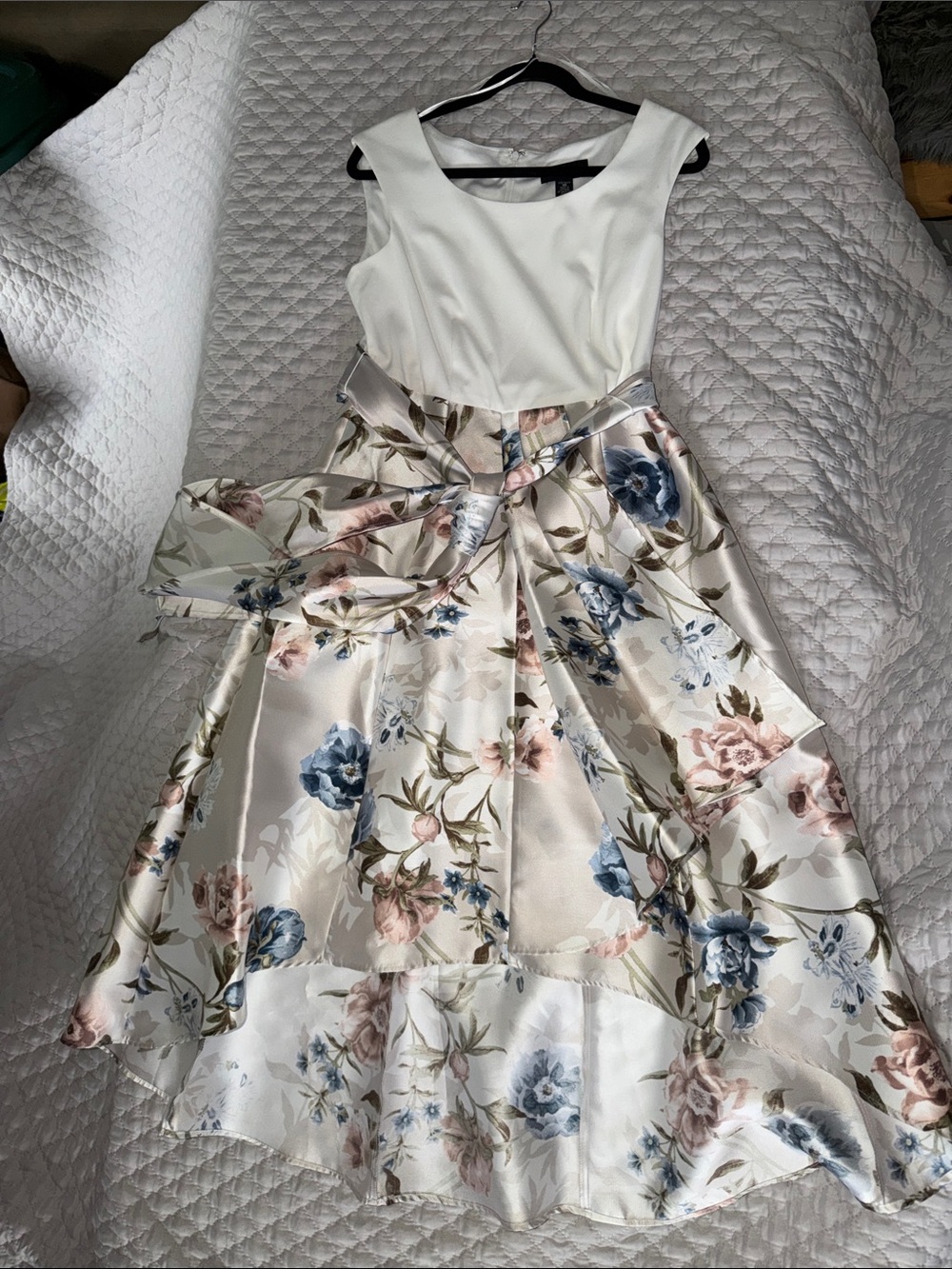 R&M Richards Ivory High-Low dress with Floral Details on Skirt  NWT size 10
